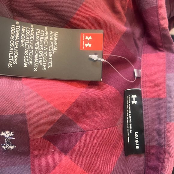 Under Armour Shirt - Picture 7 of 7